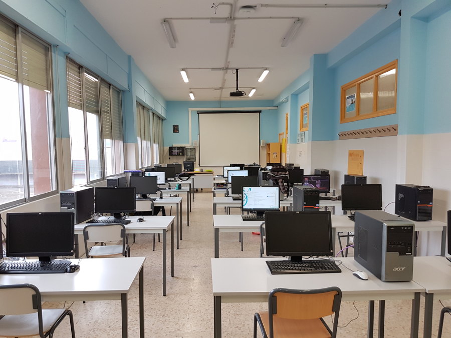 Sala-aula ordenadores F.P. Básica Administrativos