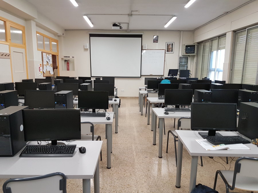 Sala-aula ordenadores Ciclo Informática