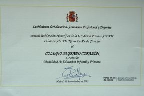 Nuestro colegio recibe el Diploma de Mención Honorífica en los Premios Alianza STEAM 2025
